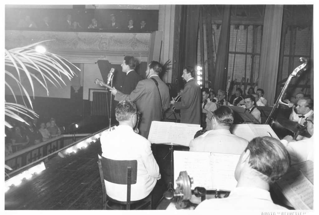 1954